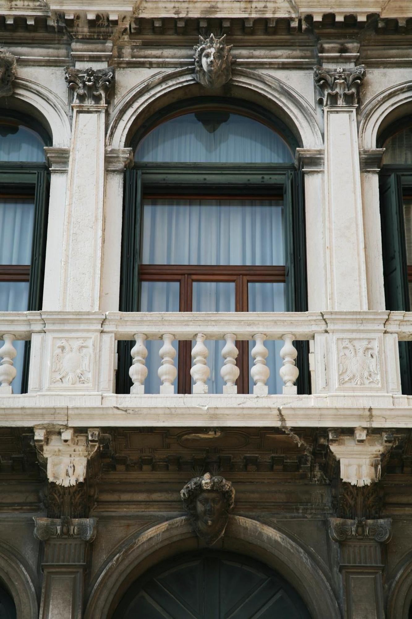 Ca Lezze Bell'Appartamento Nel Cuore Di Venezia Exterior foto