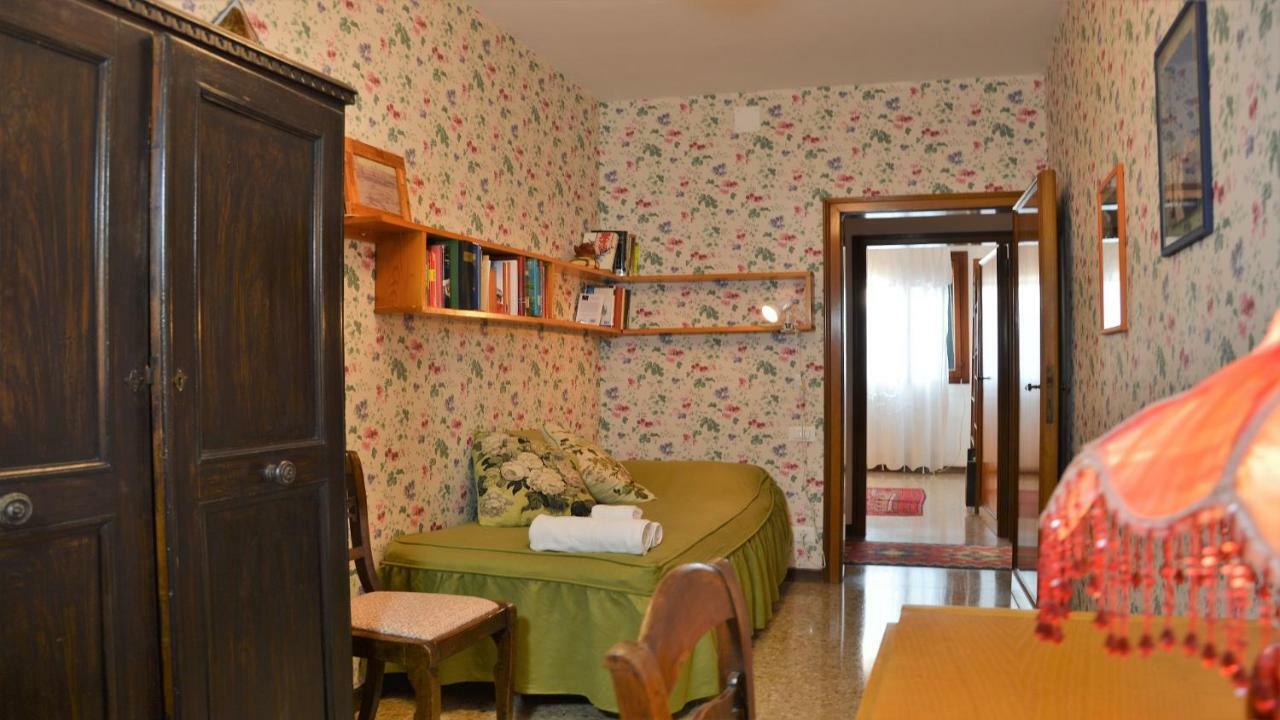 Ca Lezze Bell'Appartamento Nel Cuore Di Venezia Exterior foto